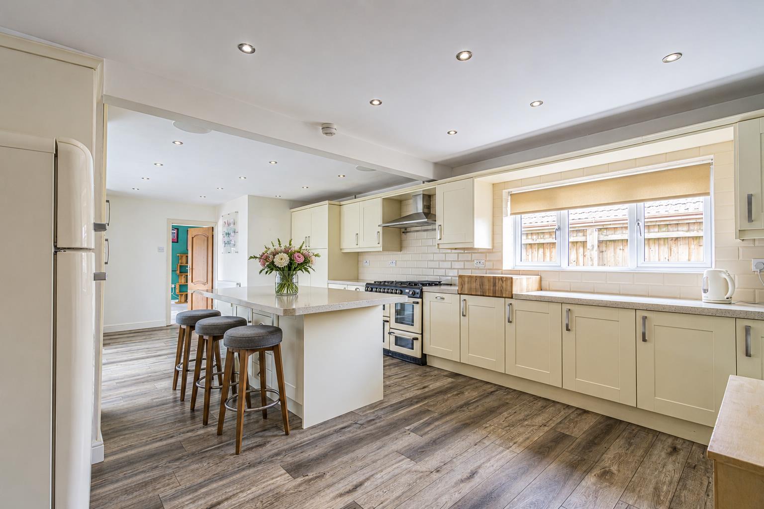 Drope Road, St. George's-Super-Ely, Cardiff — photograph 2